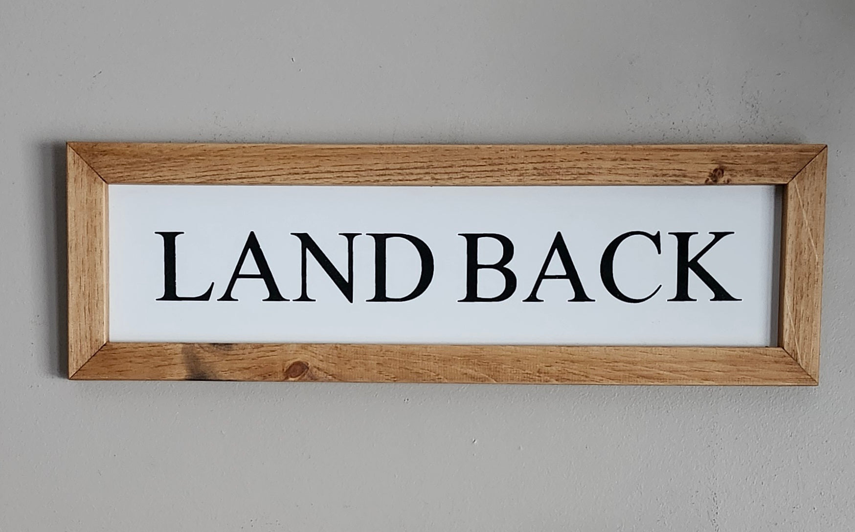 Land Back – Indigenoussignsandstuff